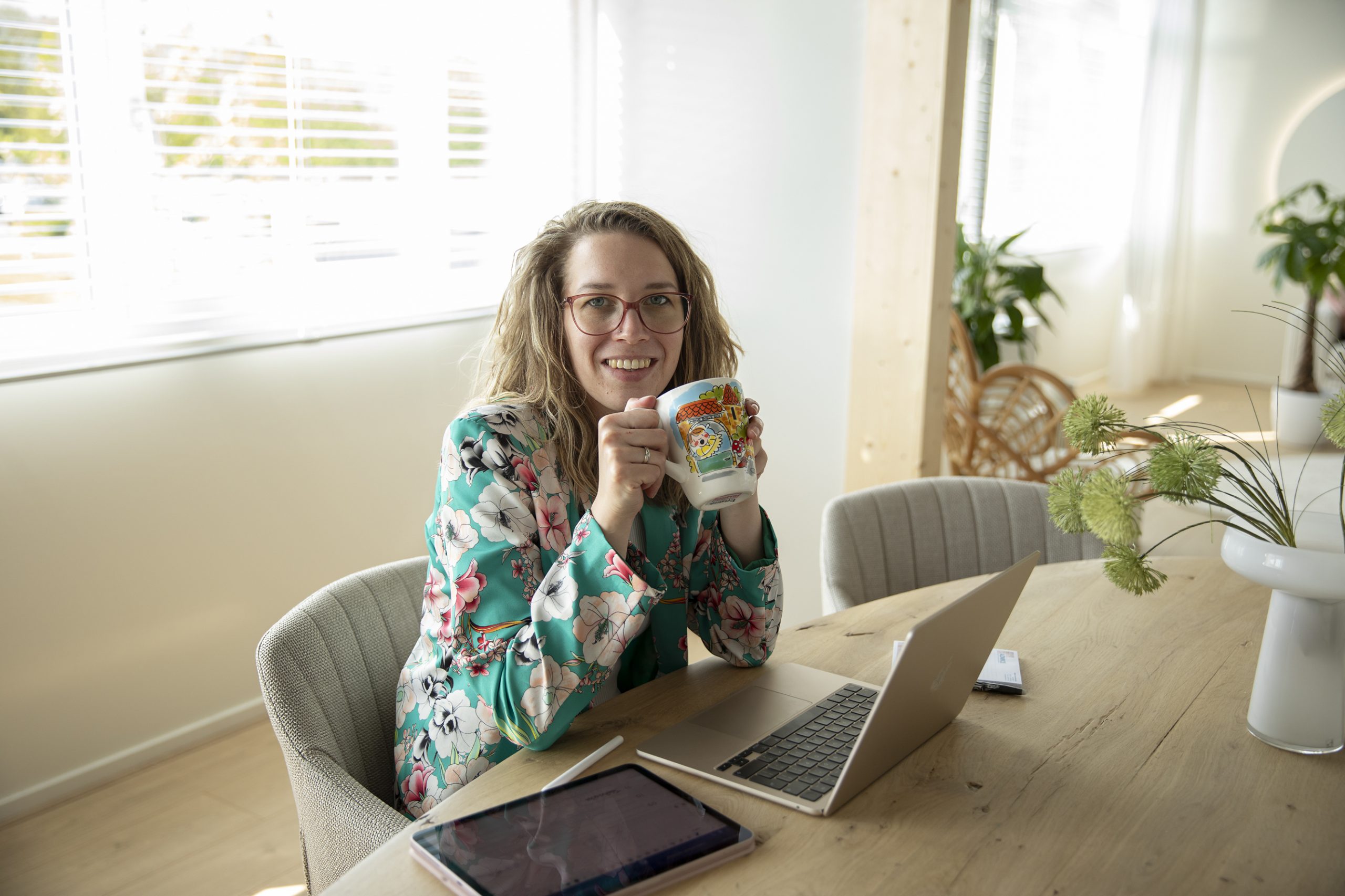 met mijn theemok voel ik mijn prettig